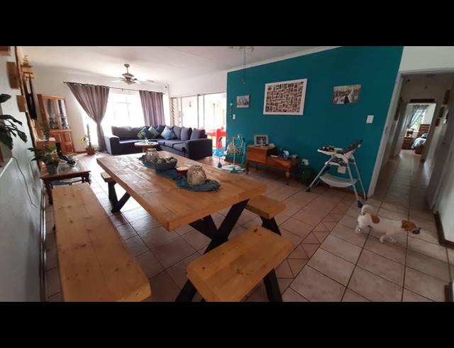 3 BEDROOM TOWNHOUSE FOR SALE IN FLORAUNA